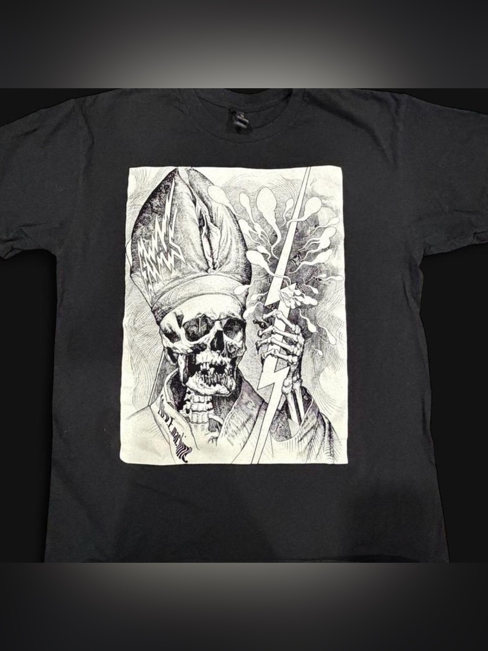 Black Graphic Skull Bishop Print Tee - Men